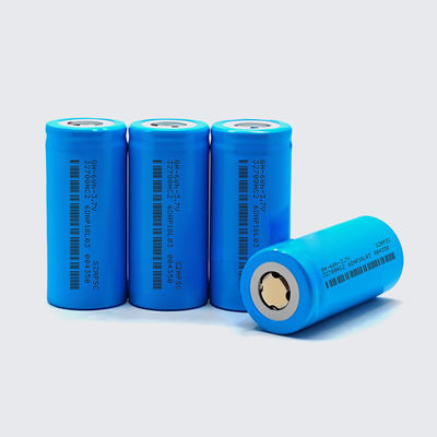 32700 大きな円筒状の電池